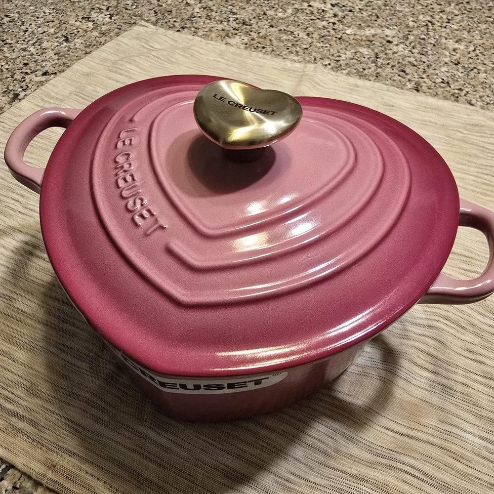 Le Creuset Berry Pink Heart-Shaped Dutch Oven 2 Qt